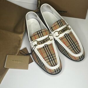 Gorgeous  Burberry Loafers